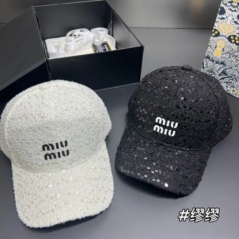 Miumiu Cap dx107